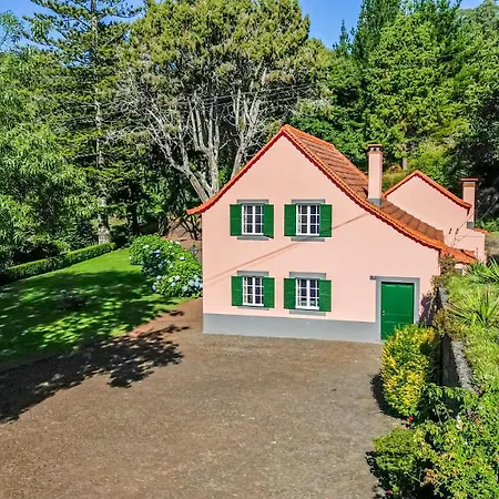 Casa Dos Castanheiros بيت للعطل *