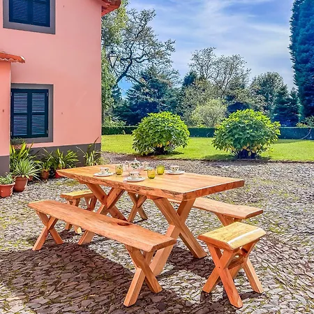 Casa Dos Castanheiros بيت للعطل
