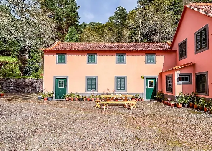 Casa Dos Castanheiros Holiday home *